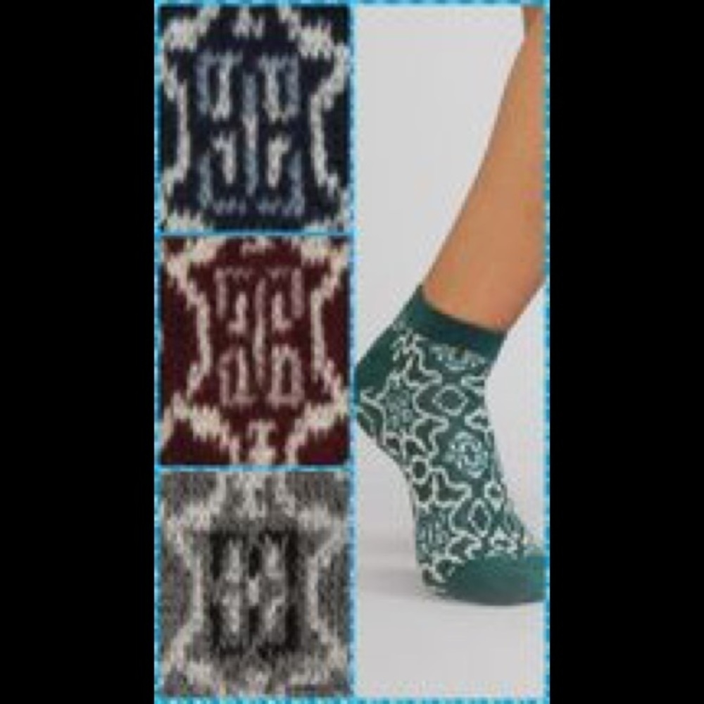 NWT socks Simply Noelle green, blue, gray, purple